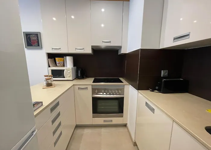Taima Flats 4